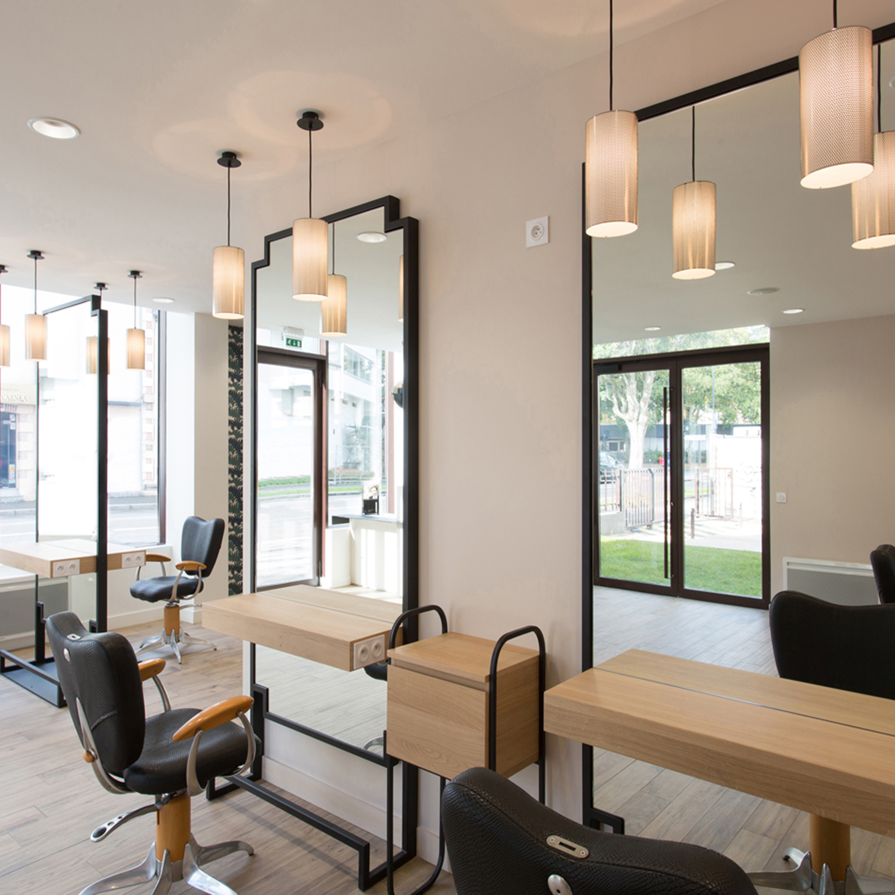 Minimal Modern Style hair shop